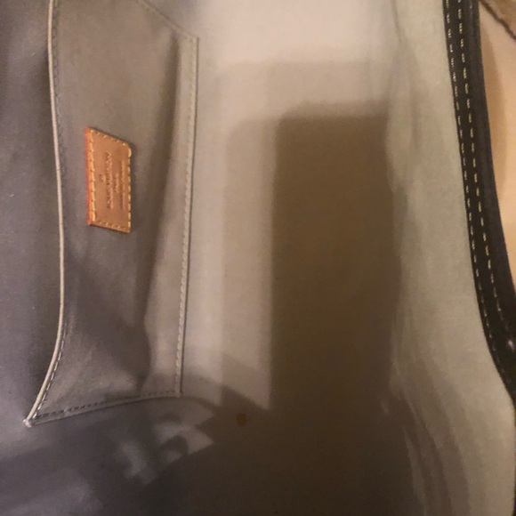 Authentic LV clutch vernissSOLD - Picture 3 of 8
